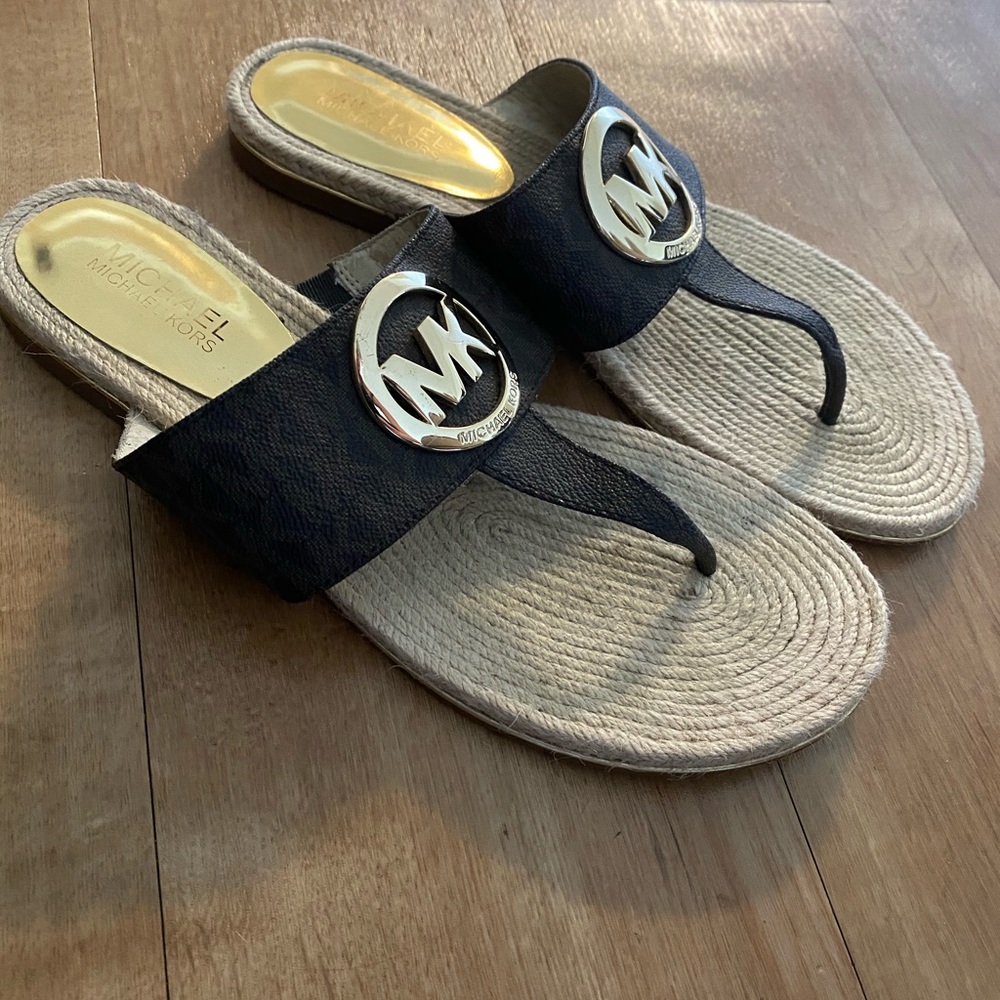 Michael kor sandals - Picture 2 of 2
